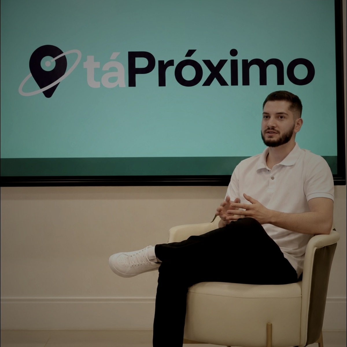 LAURO diante do TáPróximo